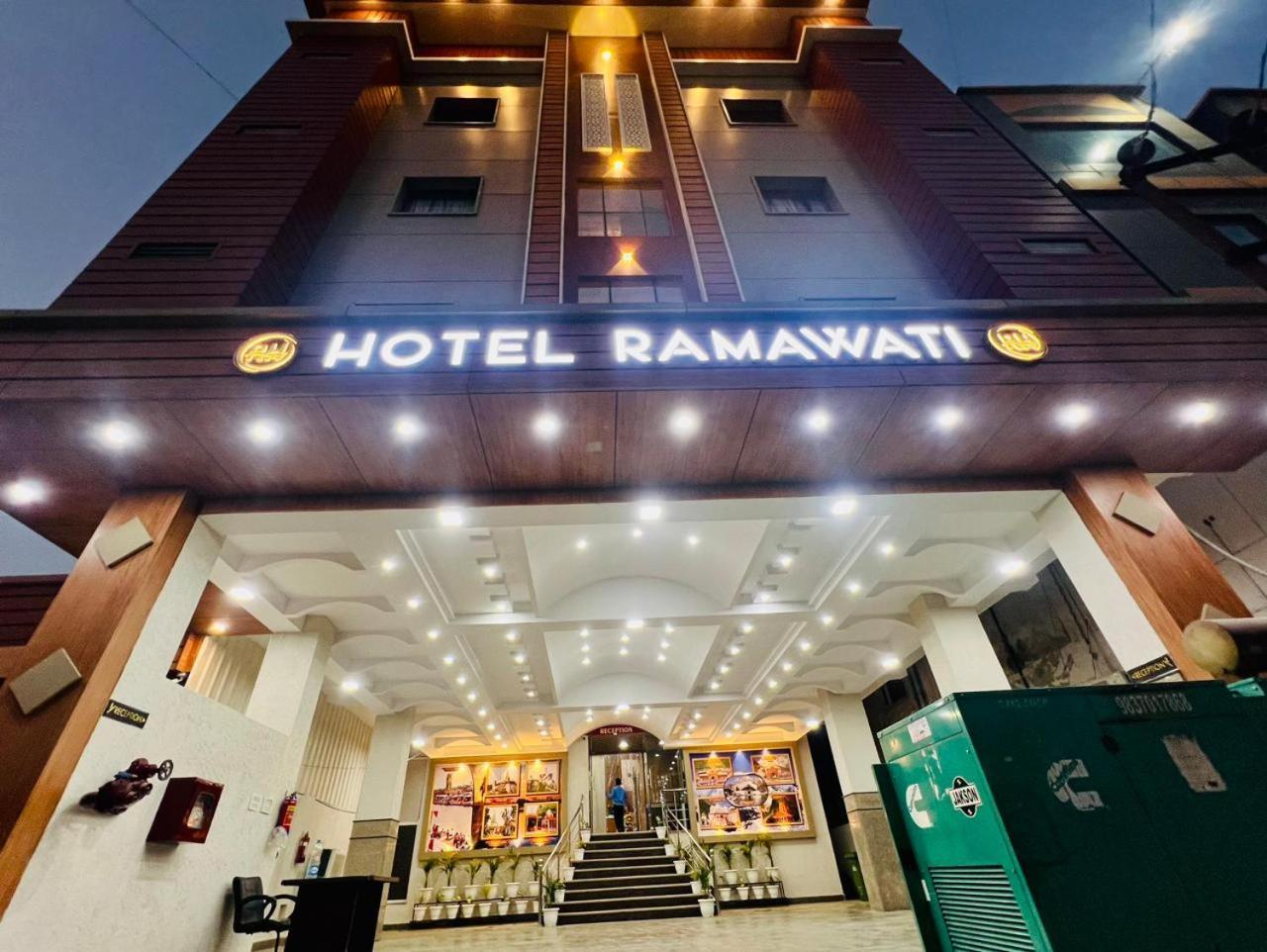Hotel Ramawati Near Ganga Ghat ハリドワール エクステリア 写真