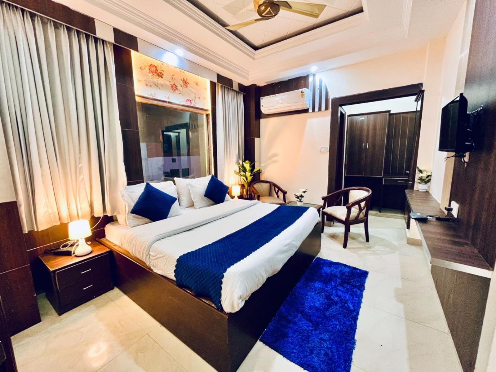 Hotel Ramawati Near Ganga Ghat ハリドワール エクステリア 写真