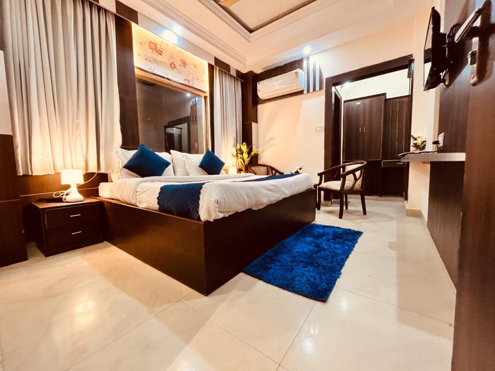 Hotel Ramawati Near Ganga Ghat ハリドワール エクステリア 写真