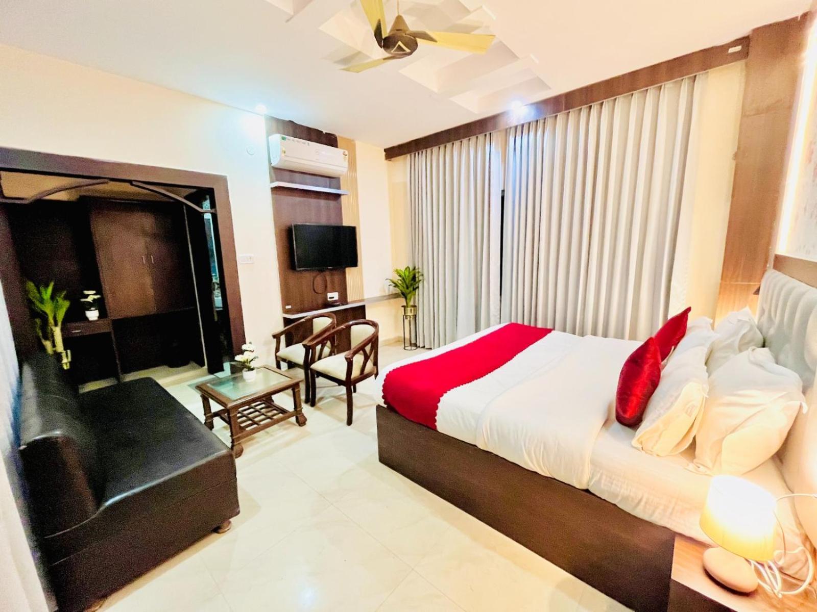 Hotel Ramawati Near Ganga Ghat ハリドワール エクステリア 写真