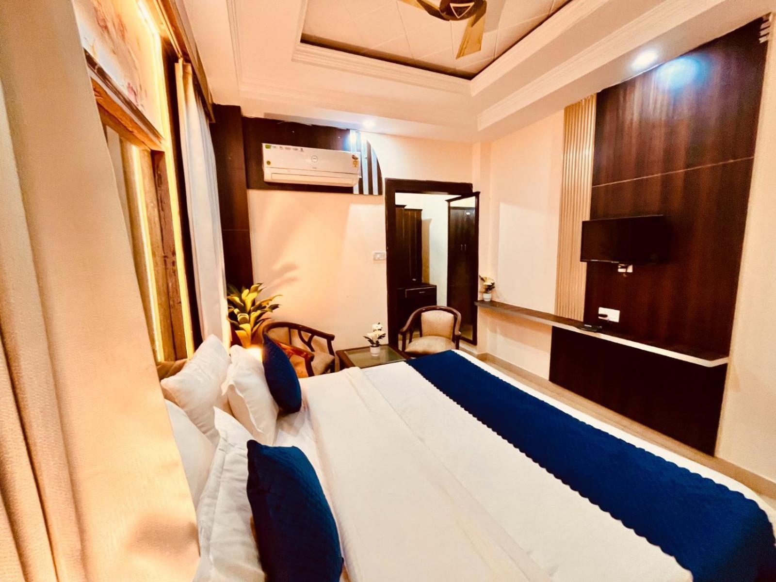 Hotel Ramawati Near Ganga Ghat ハリドワール エクステリア 写真