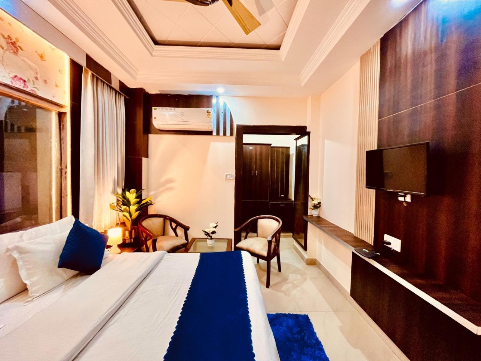 Hotel Ramawati Near Ganga Ghat ハリドワール エクステリア 写真