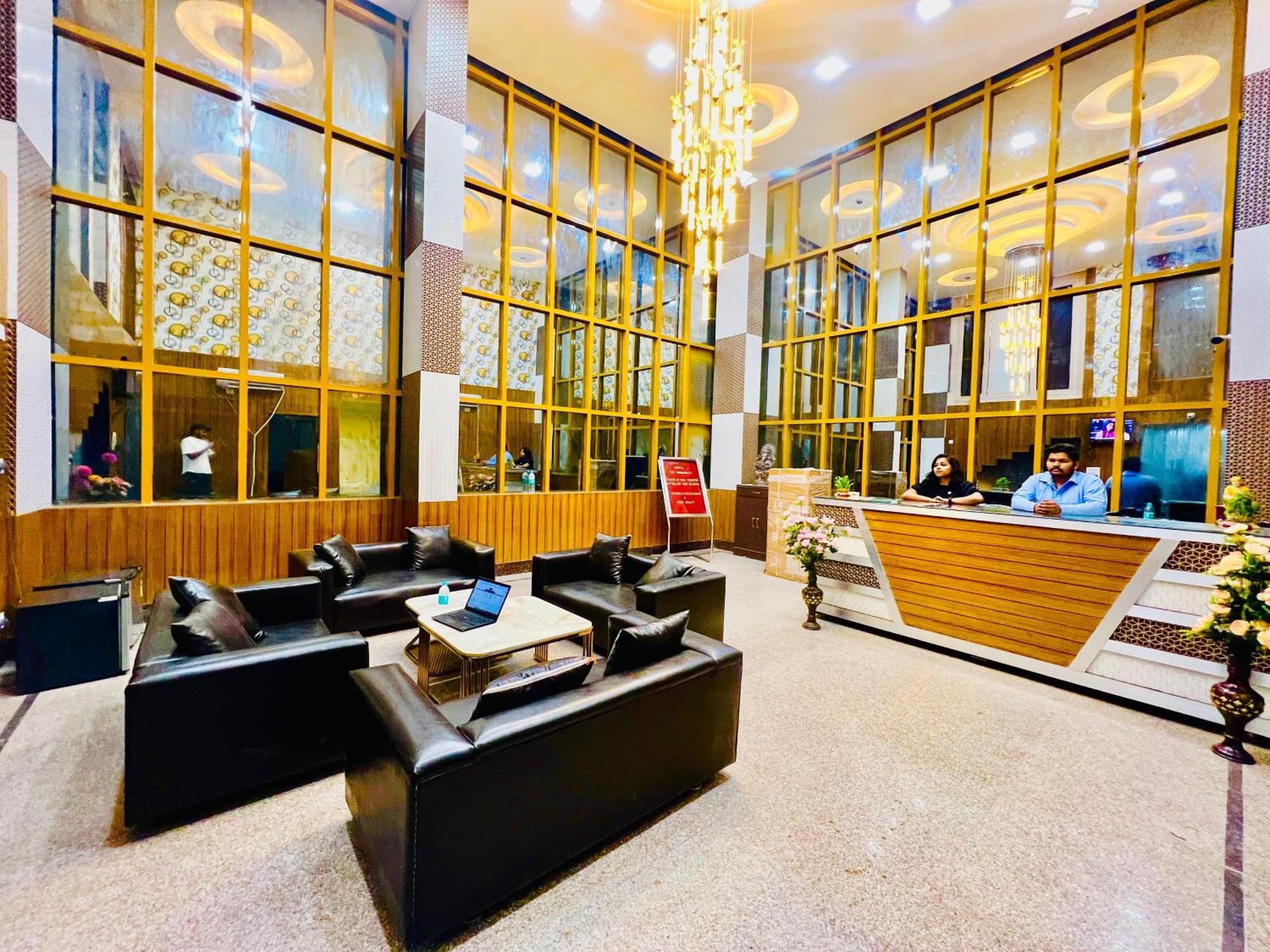 Hotel Ramawati Near Ganga Ghat ハリドワール エクステリア 写真