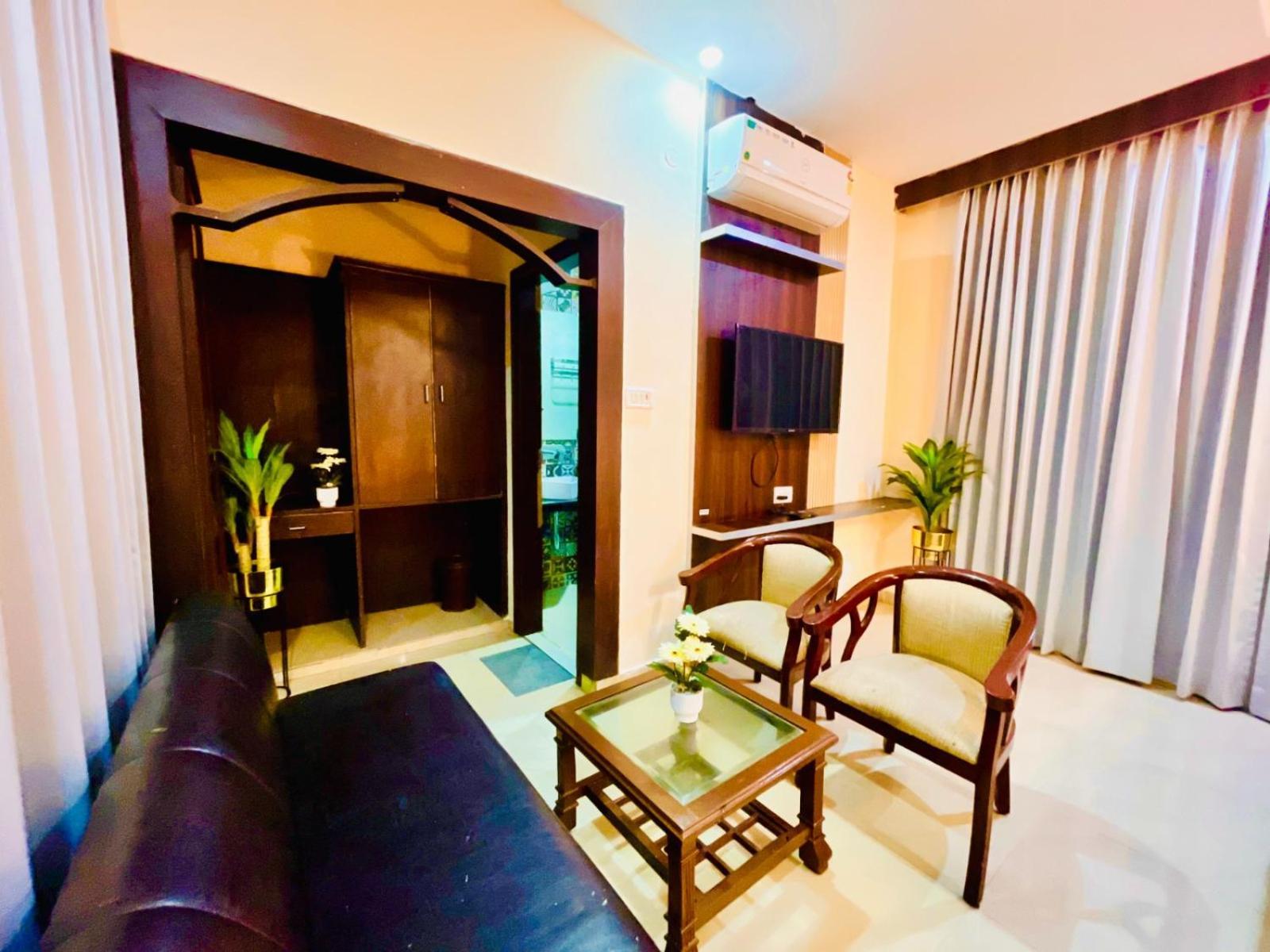 Hotel Ramawati Near Ganga Ghat ハリドワール エクステリア 写真